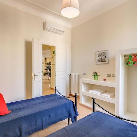 Lovely 4-bedroom apartment 30m SanGiovanni metro Rome Buitenkant foto