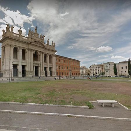 Lovely 4-bedroom apartment 30m SanGiovanni metro Rome Buitenkant foto
