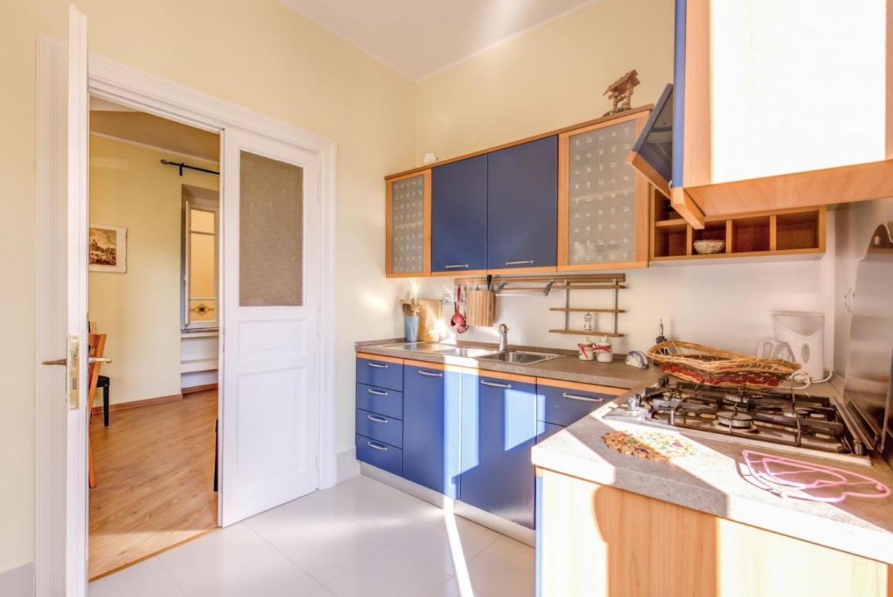Lovely 4-bedroom apartment 30m SanGiovanni metro Rome Buitenkant foto