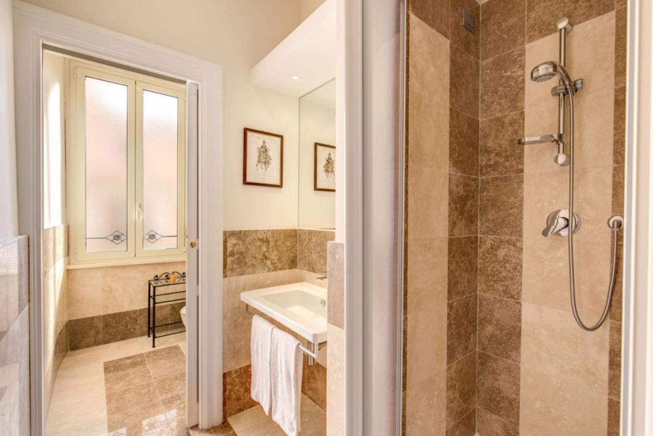 Lovely 4-bedroom apartment 30m SanGiovanni metro Rome Buitenkant foto