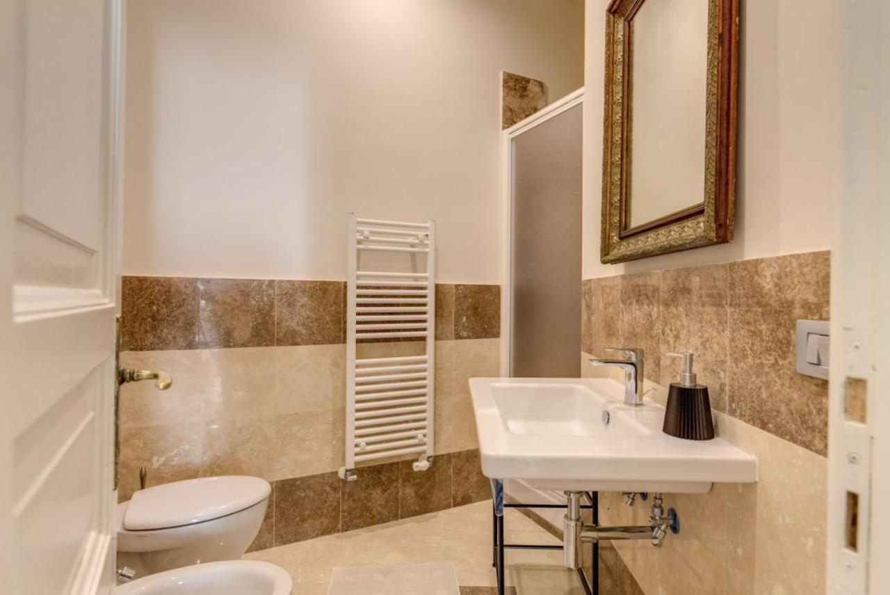 Lovely 4-bedroom apartment 30m SanGiovanni metro Rome Buitenkant foto