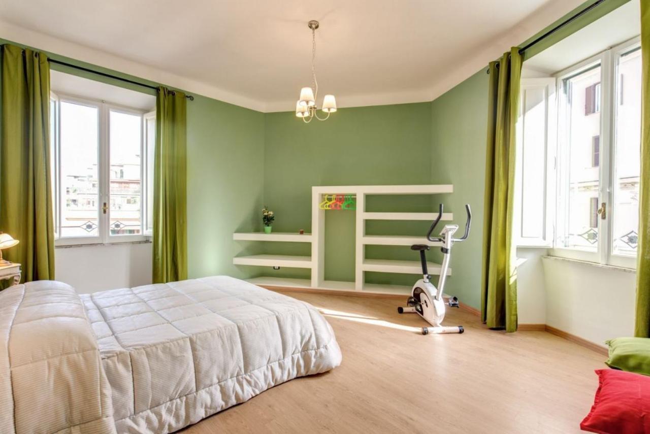 Lovely 4-bedroom apartment 30m SanGiovanni metro Rome Buitenkant foto