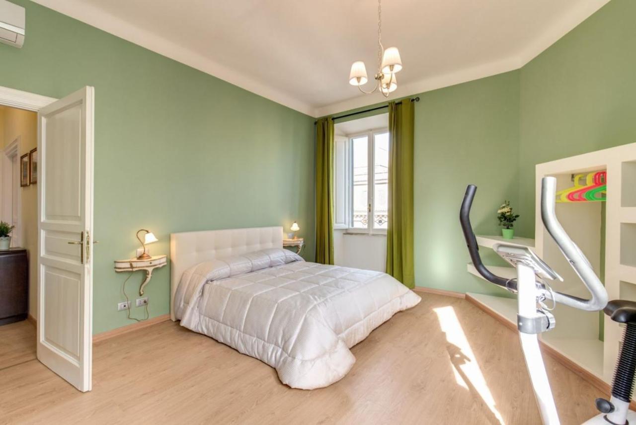 Lovely 4-bedroom apartment 30m SanGiovanni metro Rome Buitenkant foto