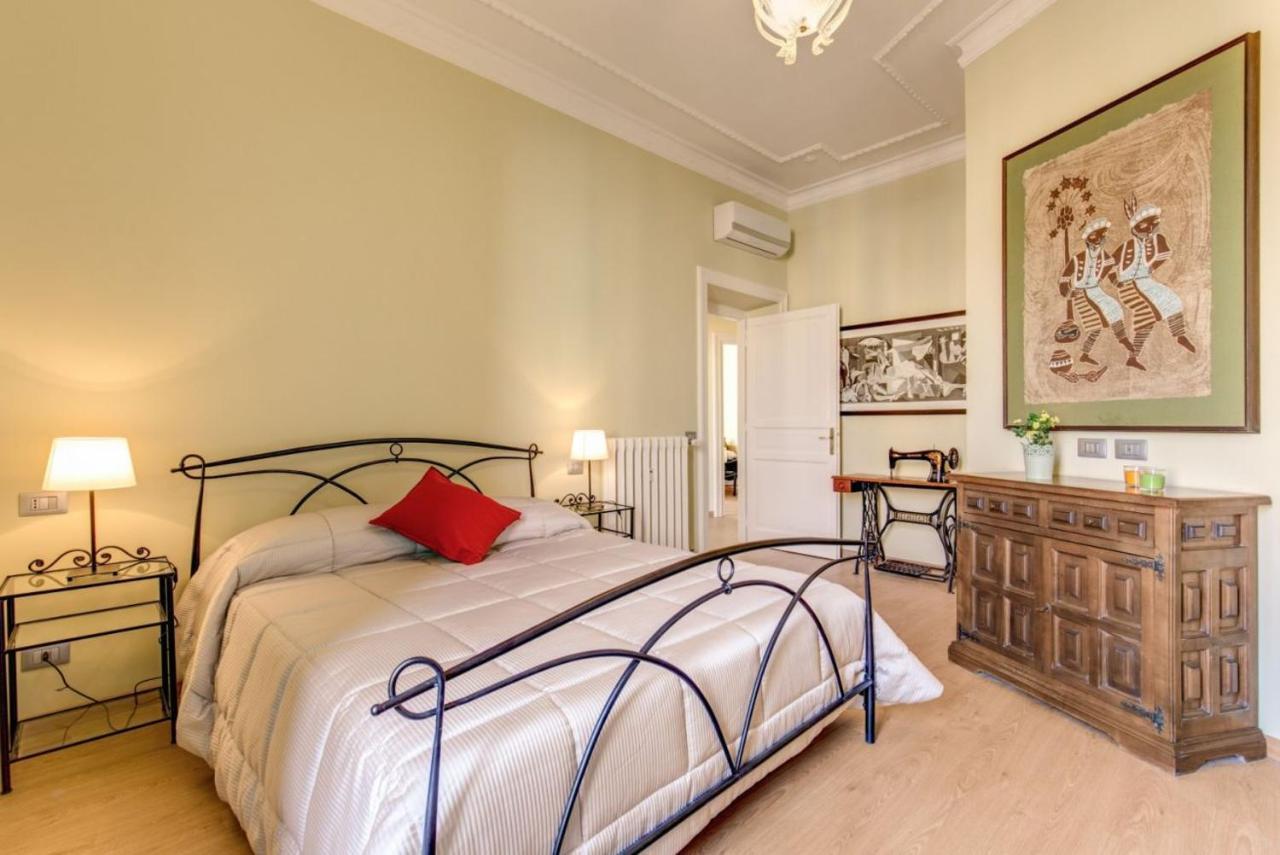 Lovely 4-bedroom apartment 30m SanGiovanni metro Rome Buitenkant foto